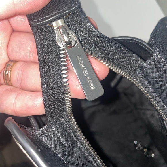 NWOT MICHAEL KORS Selma Large Snake Print Leather Purse Black and Off White - Picture 8 of 14